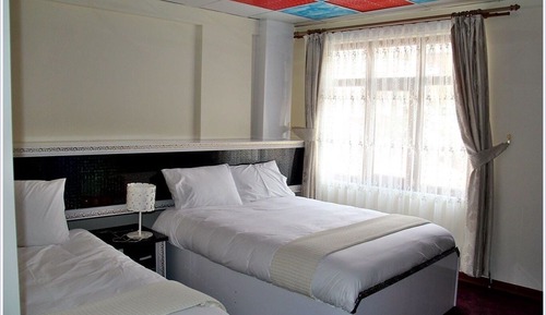 Standard Twin Room