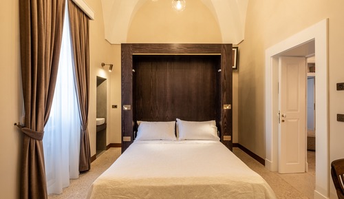 Economy Room