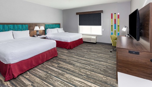 Room, 2 Queen Beds, Accessible, Bathtub