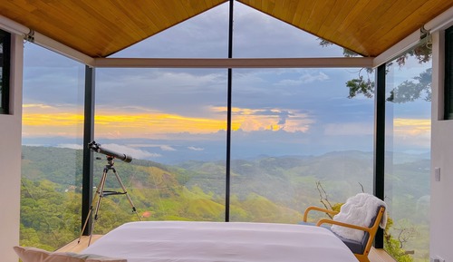 Glass Cabin 2.0, with Hot Tub and Panoramic Views