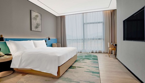 Superior Room, 1 King Bed