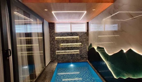 Royal Studio Suite