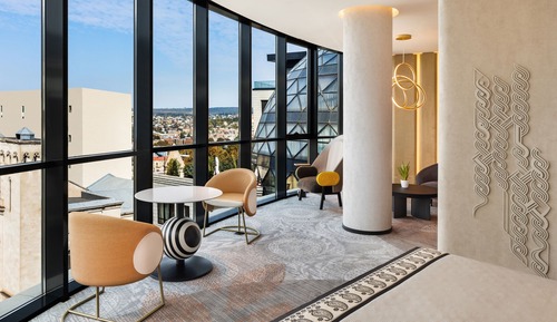 Club Suite, 1 King Bed, Non Smoking