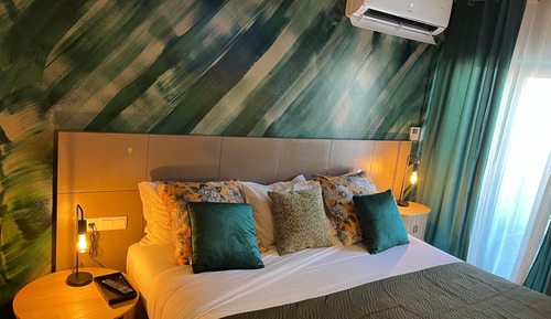 BE ONE Prestige Room