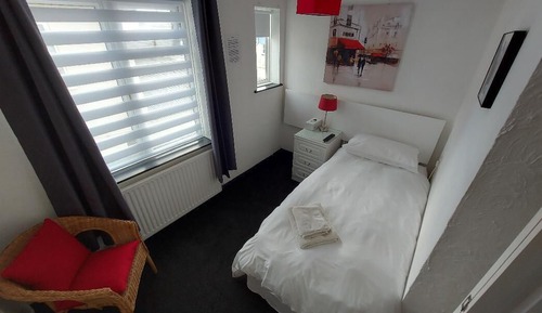 Deluxe Single Room (Room 9)