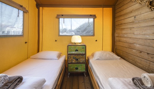 Deluxe Tent (5)