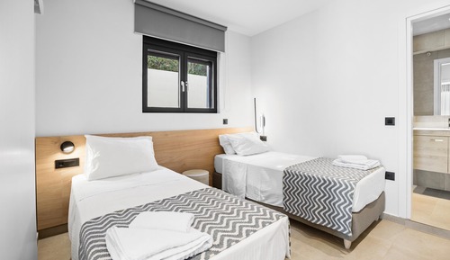 Design Apartment, Pool Access, Ground Floor