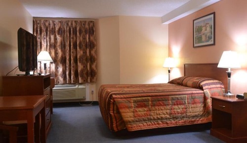 Standard Studio, 1 Queen Bed, Smoking, Kitchenette
