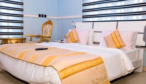 Deluxe Room, 1 King Bed, Non Smoking, Concierge Service