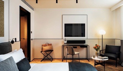 Room, 1 King Bed, Corner