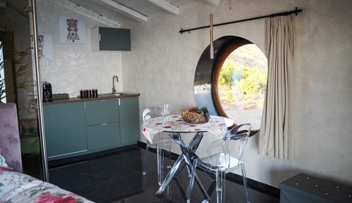 Deluxe Studio Suite