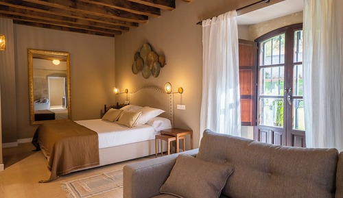 Suite, 1 King Bed, Terrace, Garden View