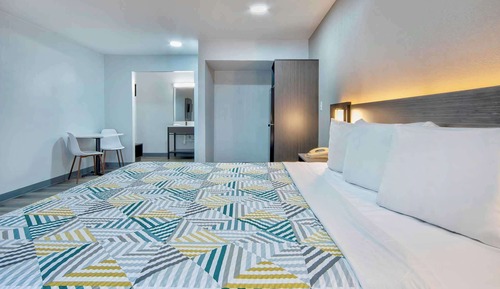 Standard Room, 1 King Bed, Non Smoking