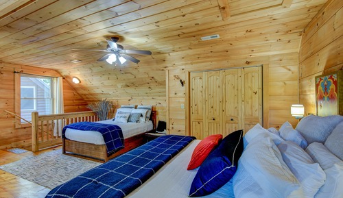 Signature Cabin