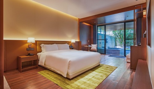 Lanyuan Valley Hot Spring King Room with Patio