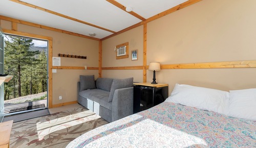 Gala Adventure Studio Cabin Shared Bath