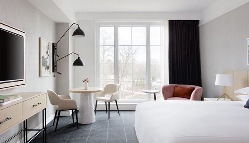 Premium Room, 1 King Bed, Balcony