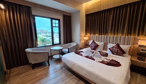 Honeymoon Room