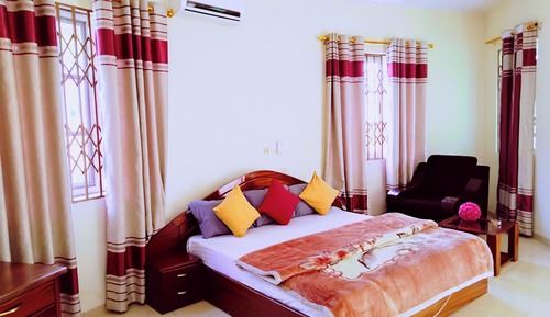 Apartment, Multiple Bedrooms, Accessible, Smoking