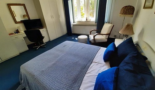 Apartment (Two Bedroom Apartment with Garden)