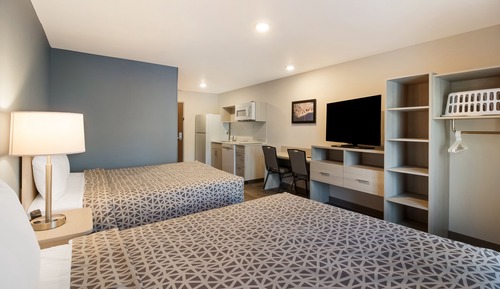 Queen Suite Two Queen Beds