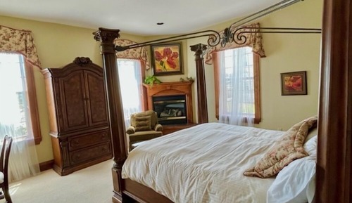 The Sunny Suite 202