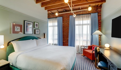 Standard Room, 1 King Bed
