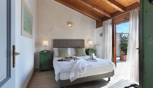 Junior Suite, Lake View