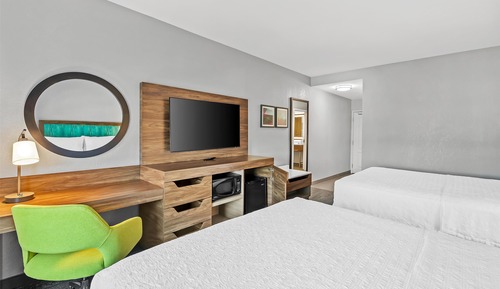 Room, 2 Queen Beds, Refrigerator & Microwave