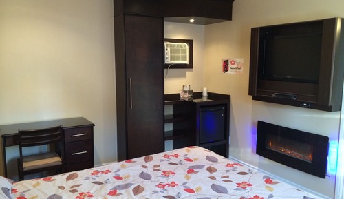 Deluxe Room, 1 Queen Bed, Non Smoking, Fireplace