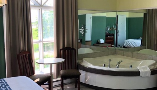 Junior Suite, 1 Queen Bed