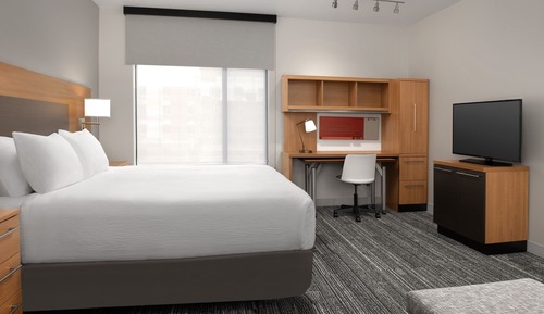 Studio, 1 King Bed, Smoking (Hearing Accessible)