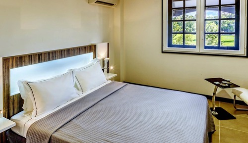 Suite, Sea View