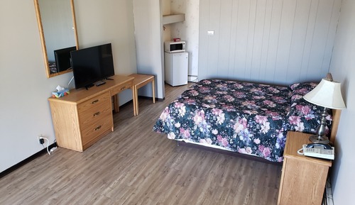Standard Room, 1 Queen Bed
