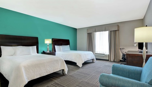 Room, 2 Queen Beds, Accessible, Bathtub
