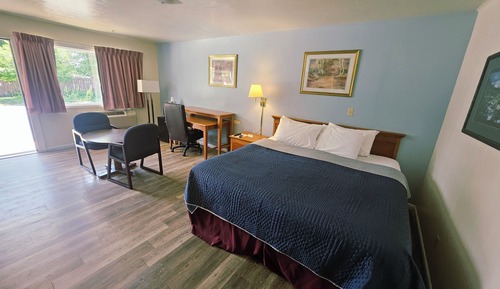 Standard Room, 1 King Bed