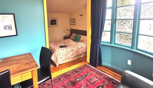 Studio, 1 Queen Bed, Courtyard Area