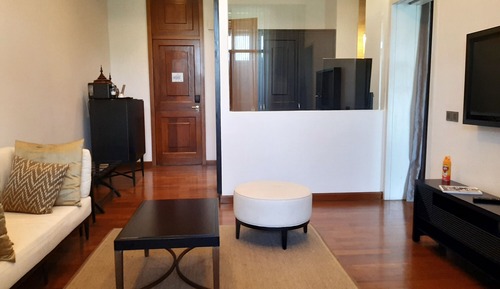 Deluxe Suite, 1 King Bed, Balcony