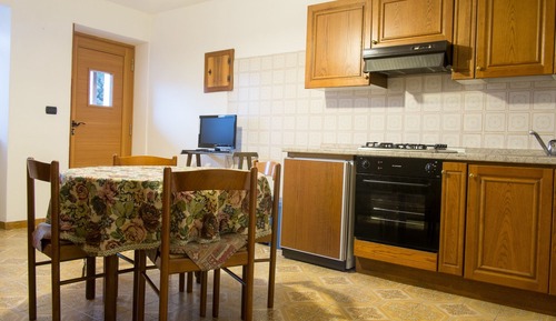 Basic Apartment, 2 Bedrooms, Balcony, Mountain View
