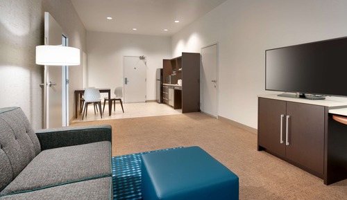 Suite, 1 King Bed, Accessible, Bathtub