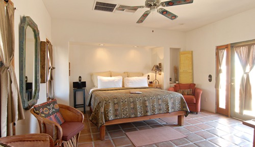 Smoketree Deluxe Jacuzzi King