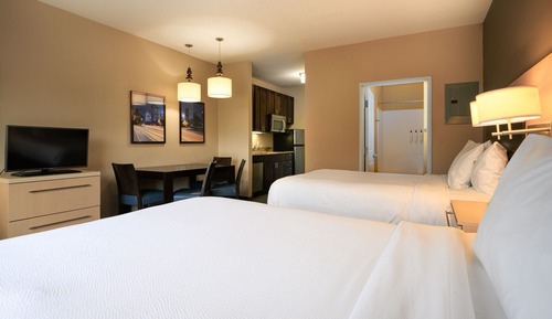 Studio, 2 Queen Beds (Mobility/Hearing Access, Roll-In Shwr)