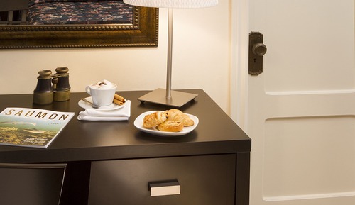 Standard Room 2 Double Beds - Main Building, Garden View