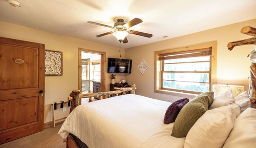 Wasatch Wildflowers - Queen Bed Ensuite