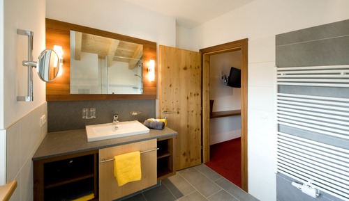 Apartment, 2 Bedrooms, Balcony, Mountain View (App 2)