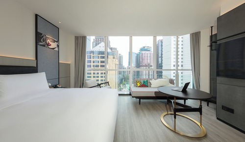 Selected King Room with Landmark View