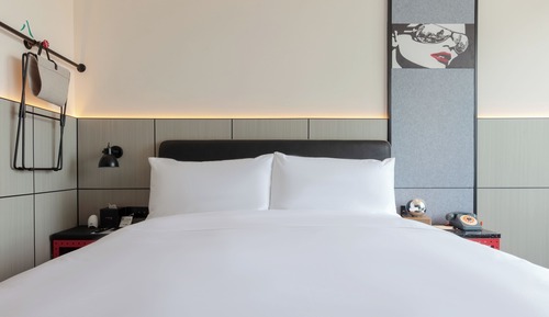 High Floor Standard King Room