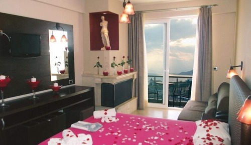 Junior Suite, 1 Queen Bed, Sea View