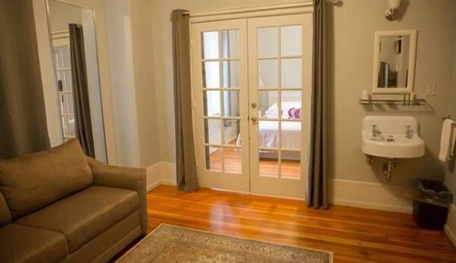 Suite, 1 King Bed with Sofa bed (W/ Clawfoot Bathtub)