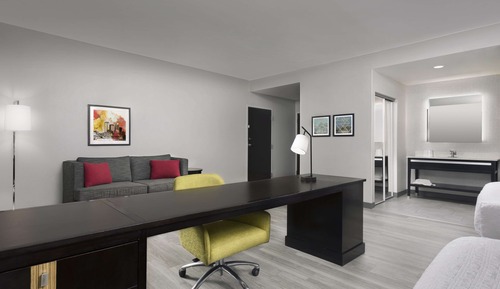 Studio, 2 Queen Beds, Accessible (Roll-In Shower)